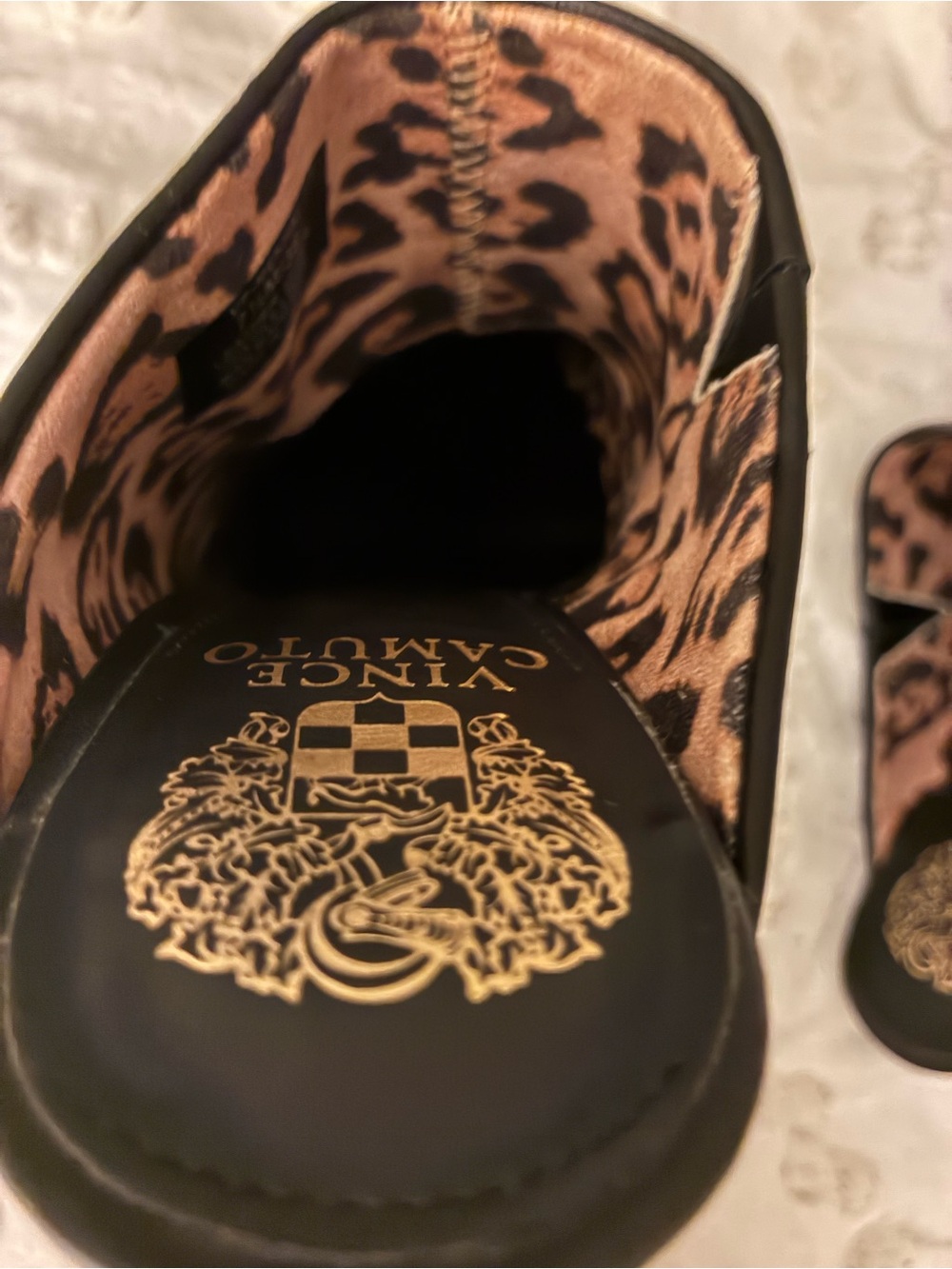 Vince Camuto Black Pointed Leather Mule Heels with Leopard Lining - Picture 15 of 16